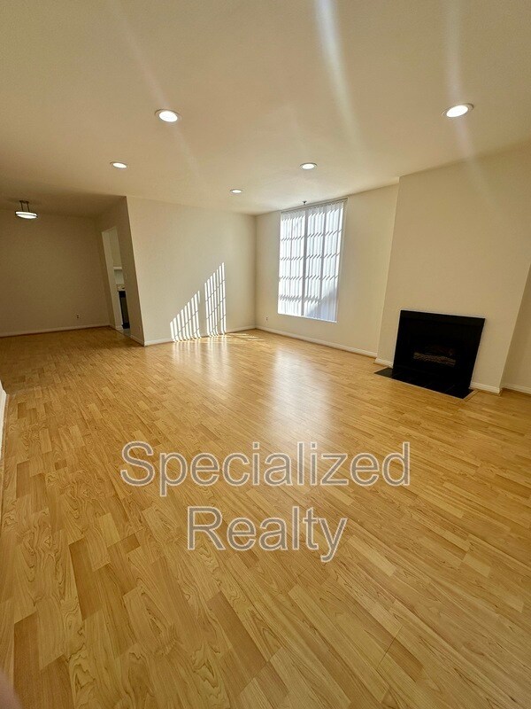 Foto del edificio - 14562 Dickens St