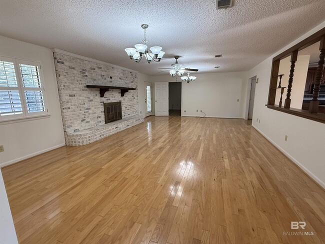 Building Photo - 22022 Nelson St