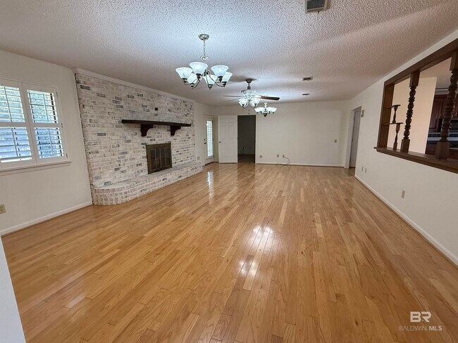 Foto del edificio - 22022 Nelson St