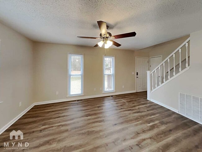 Foto del edificio - 400 Miller Rd