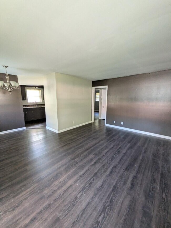 Foto del edificio - 2408 Whitesburg Dr