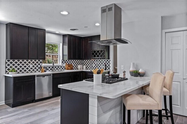 Building Photo - 1747 Maux Dr