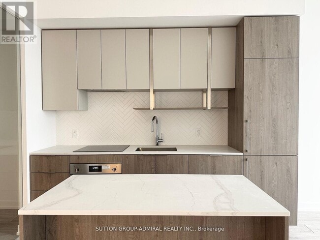 Building Photo - 15 Holmes Ave