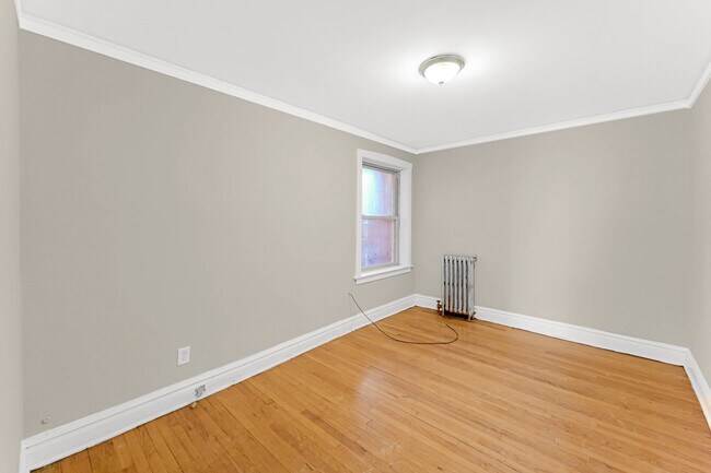 Foto del edificio - 3006 W 64th St