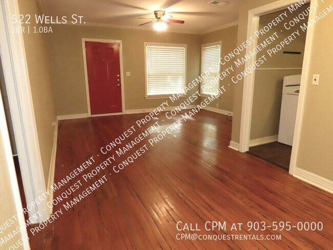 Building Photo - Charming 2 Bedroom House w/Garage!