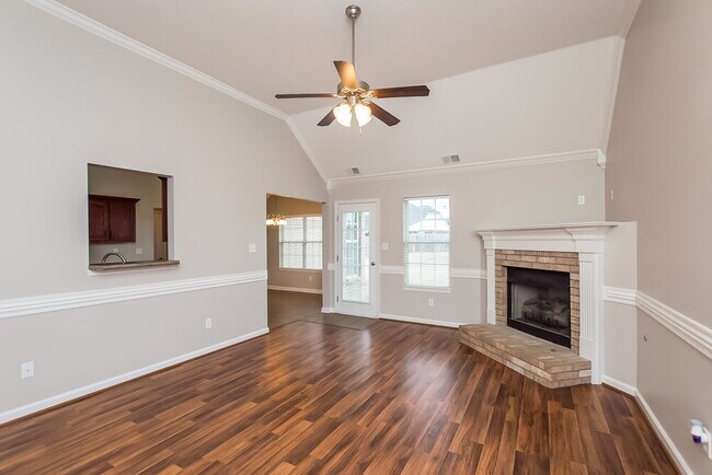 Foto del edificio - 8332 Pinnacle Dr