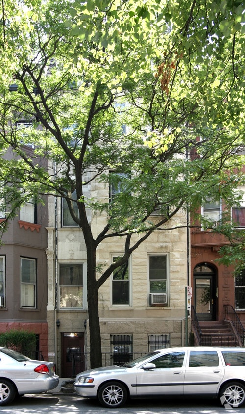 Building Photo - 312 W 90th St