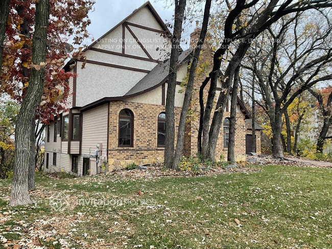 Foto del edificio - 1009 Hilloway Cir