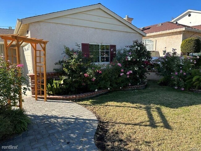 Foto del edificio - 3 br, 2 bath House - 411 S Glenwood Pl