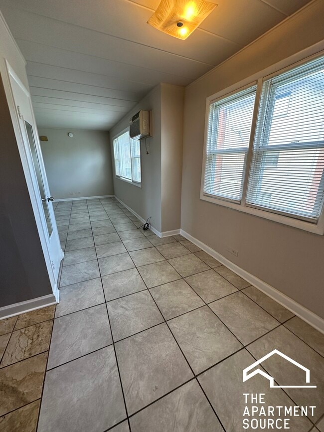 Building Photo - 3810 25th Ave