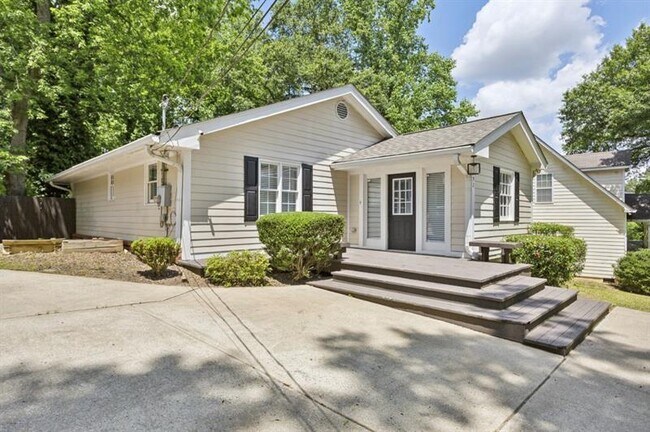 Foto del edificio - 2192 Spink St NW