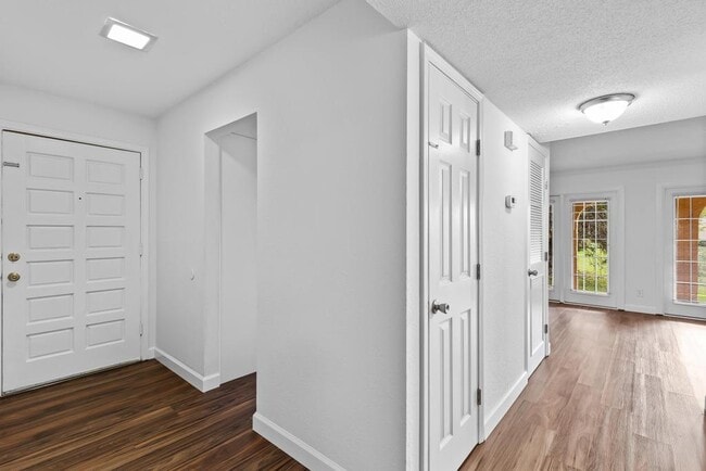 Building Photo - 3918 La Mirada Dr N
