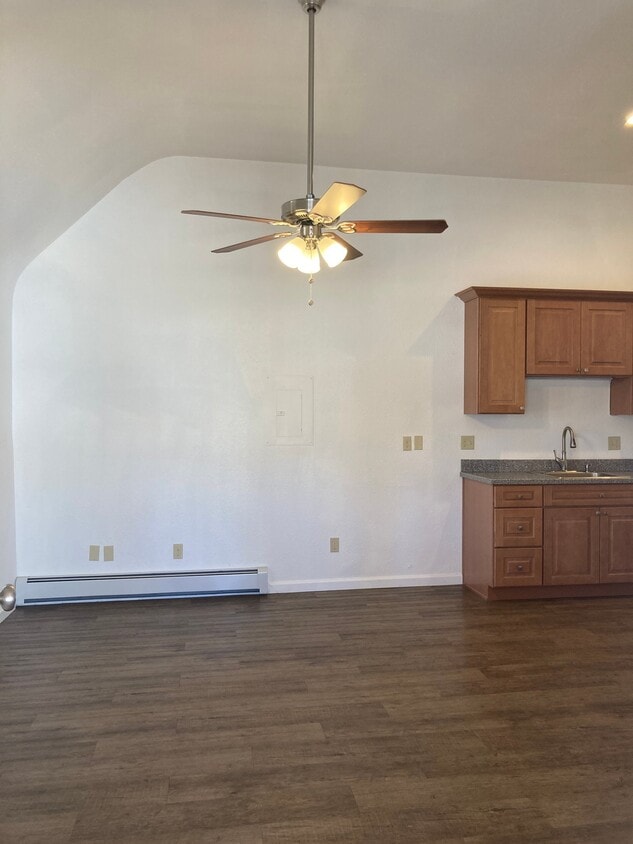 Building Photo - 210 NW 5th St