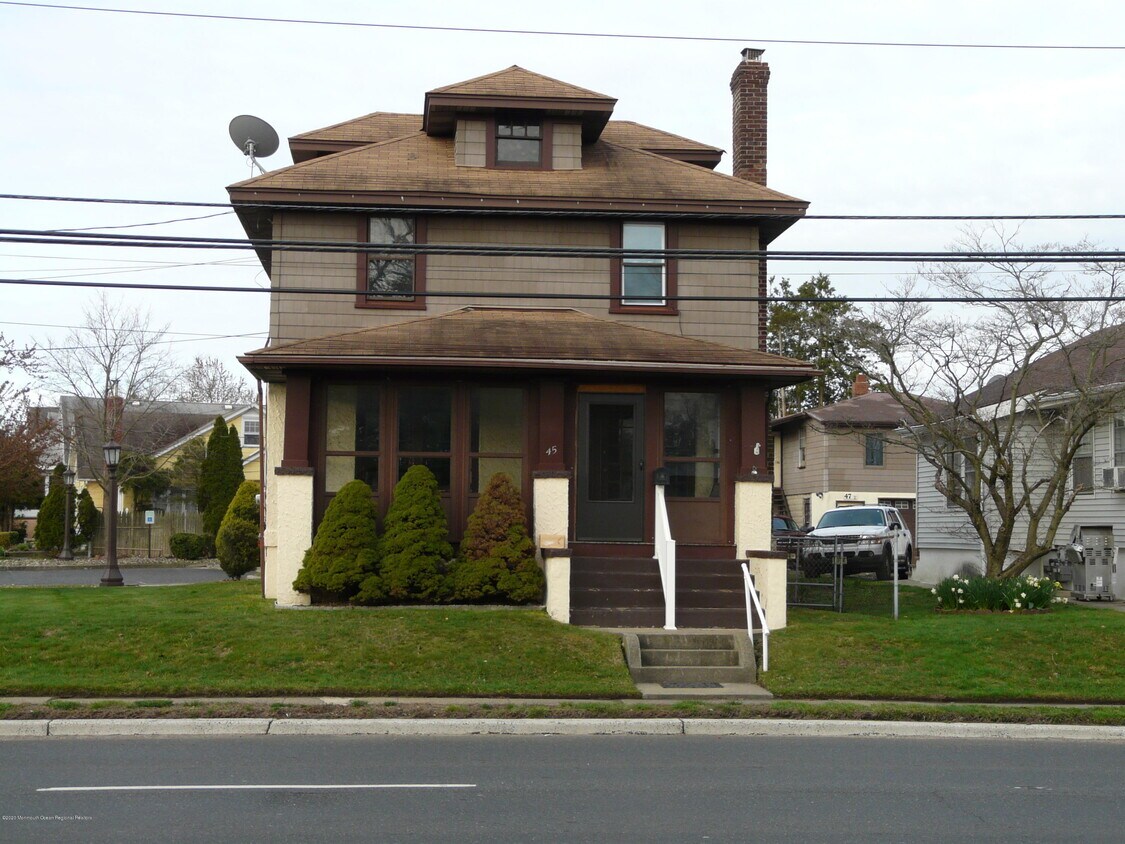 Primary Photo - 45 W Sylvania Ave