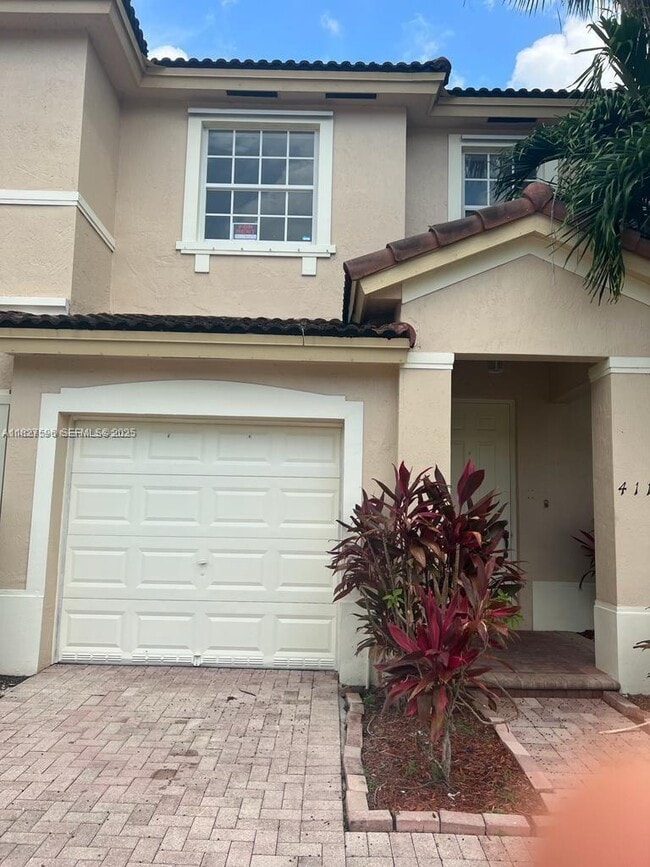 Building Photo - 4113 NE 24th Dr