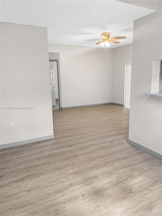 2451 NW 96th Ter 21B Pembroke Pines Fl 33024 Room for Rent in