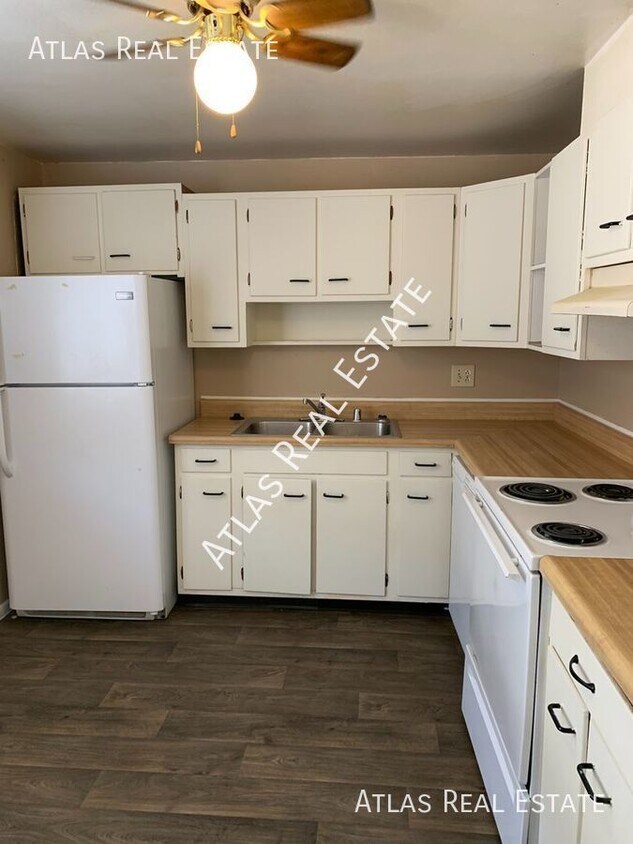 Primary Photo - Coming soon! Top Floor 2 Bedroom 1 Bathroo...