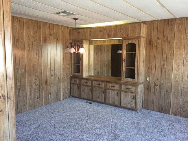 Building Photo - 1395 Cordova Dr