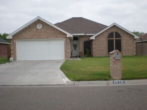 Building Photo - 1518 N Lookout Dr