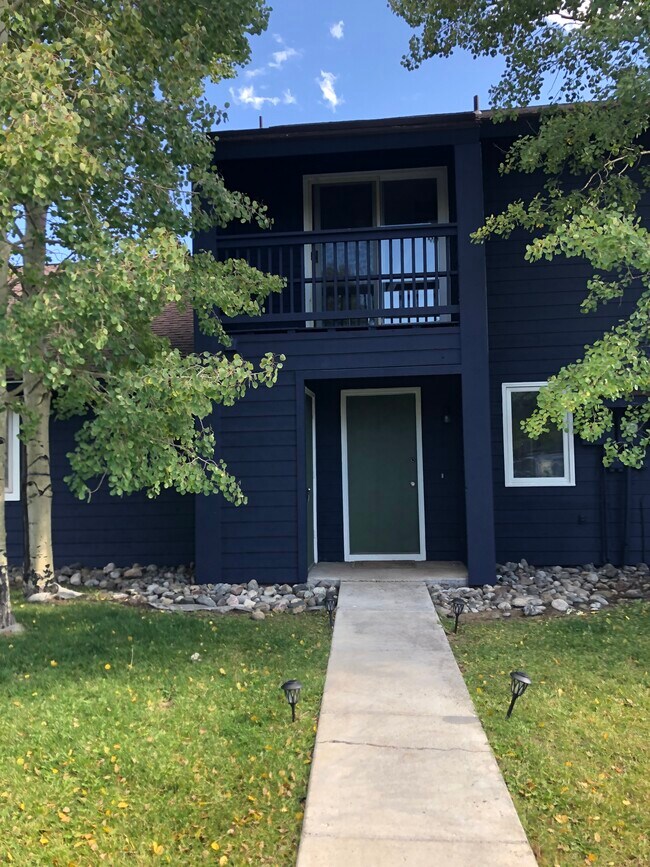 Building Photo - 256 Cove Blvd