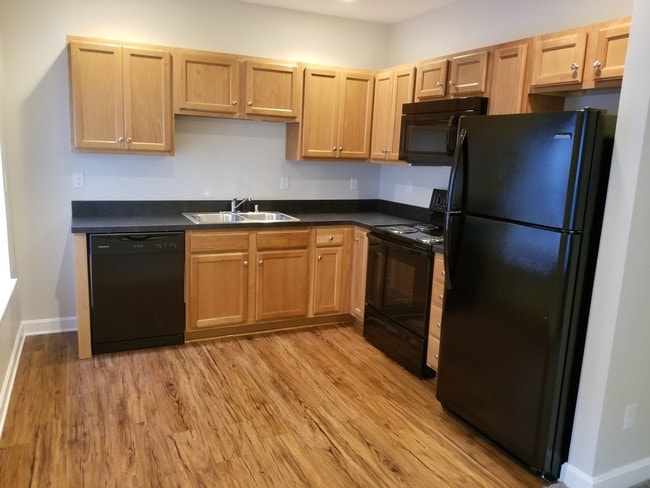 Kitchen - 10516 Watterson Trail