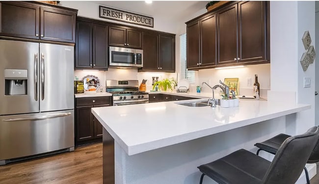 Building Photo - 552 Oakville Dr.