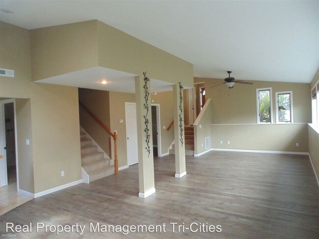 Building Photo - 1107 N 60th Ave