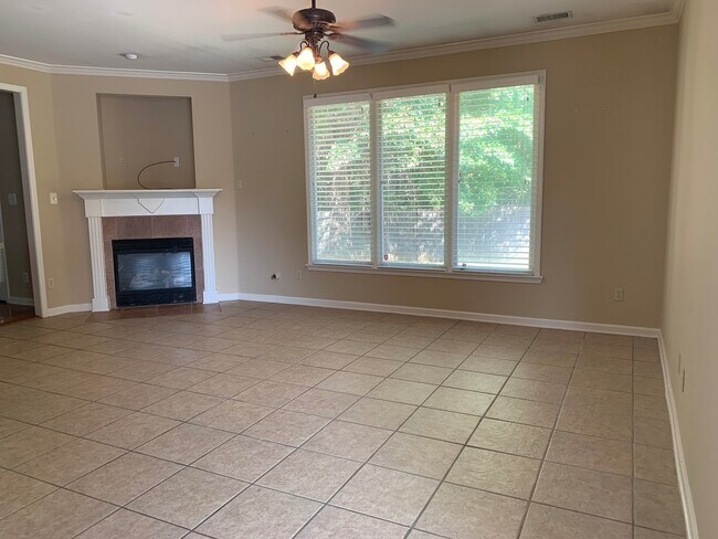 Foto del edificio - Available Now!