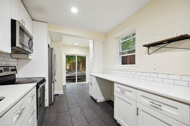 Foto del edificio - 5 br, 4 bath House - 1802 N Gratz ST Unit 1
