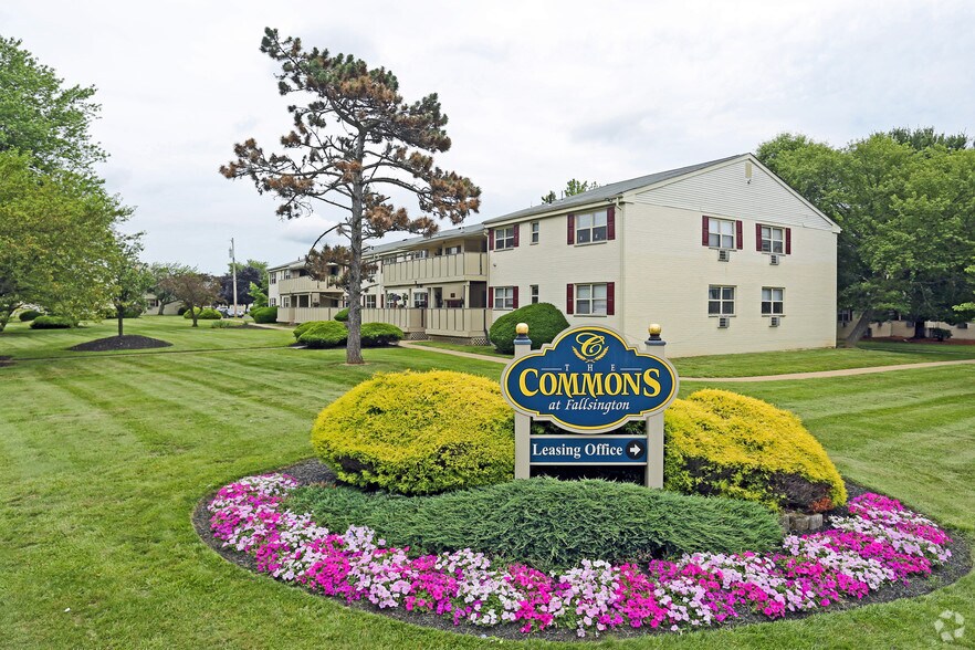 Commons at Fallsington