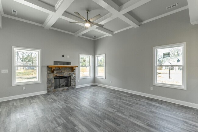 Building Photo - 5012 Oop Rd