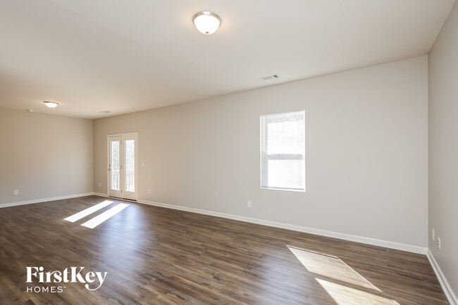 Building Photo - 1247 Hudson Court