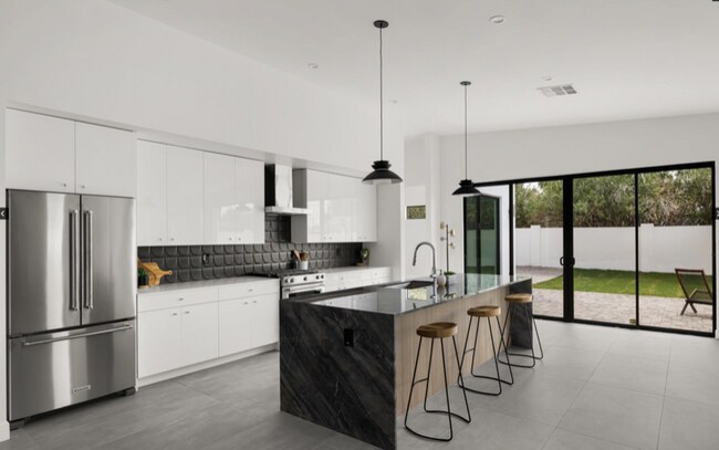 Foto del edificio - 4013 N 32nd Pl