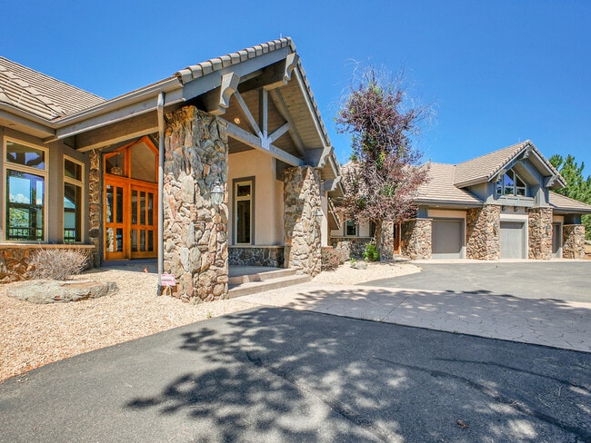 Photo - 30296 Snowbird Ln House