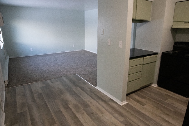 Foto del edificio - 2800 Crystal St