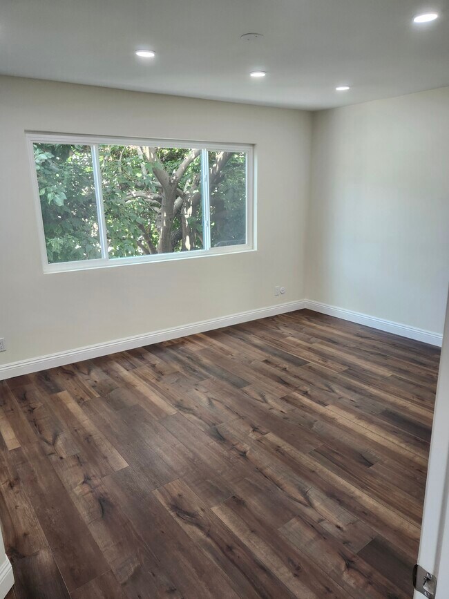 Foto del edificio - 10980 Palms Blvd