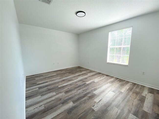 Building Photo - 628 Fairhaven Dr