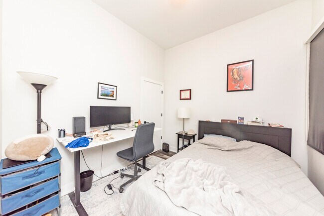 Foto del edificio - 2317 N Clark St