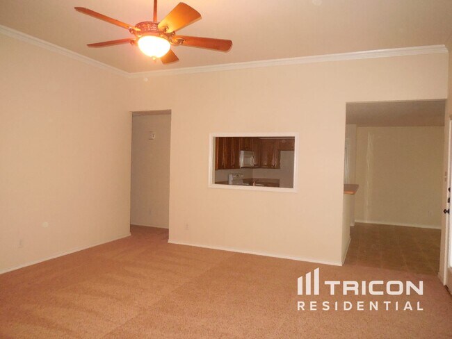 Foto del edificio - 925 Crowder Dr