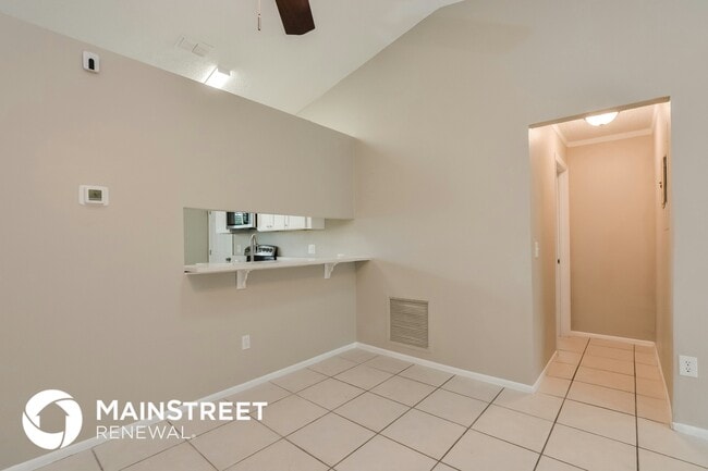 Building Photo - 2714 Waco Dr E