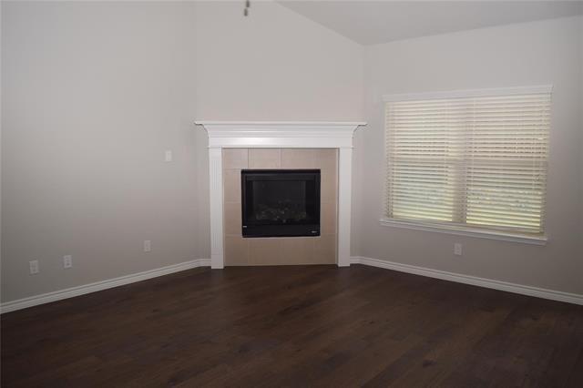 Foto del edificio - 8245 Spruce Meadows Dr