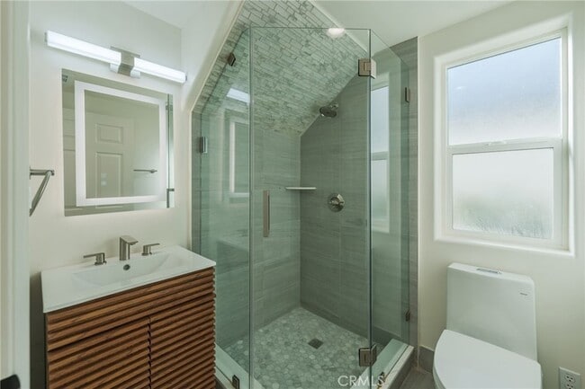 Foto del edificio - 714 1/2 Chestnut Avenue Unit