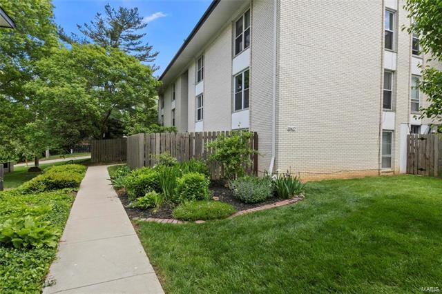 Building Photo - 10427 Briarbend Dr