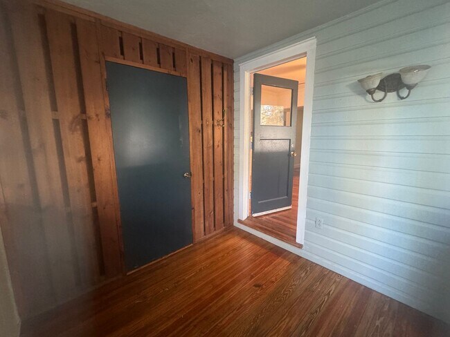 Foto del edificio - Beautifully Kept Historic Home!!