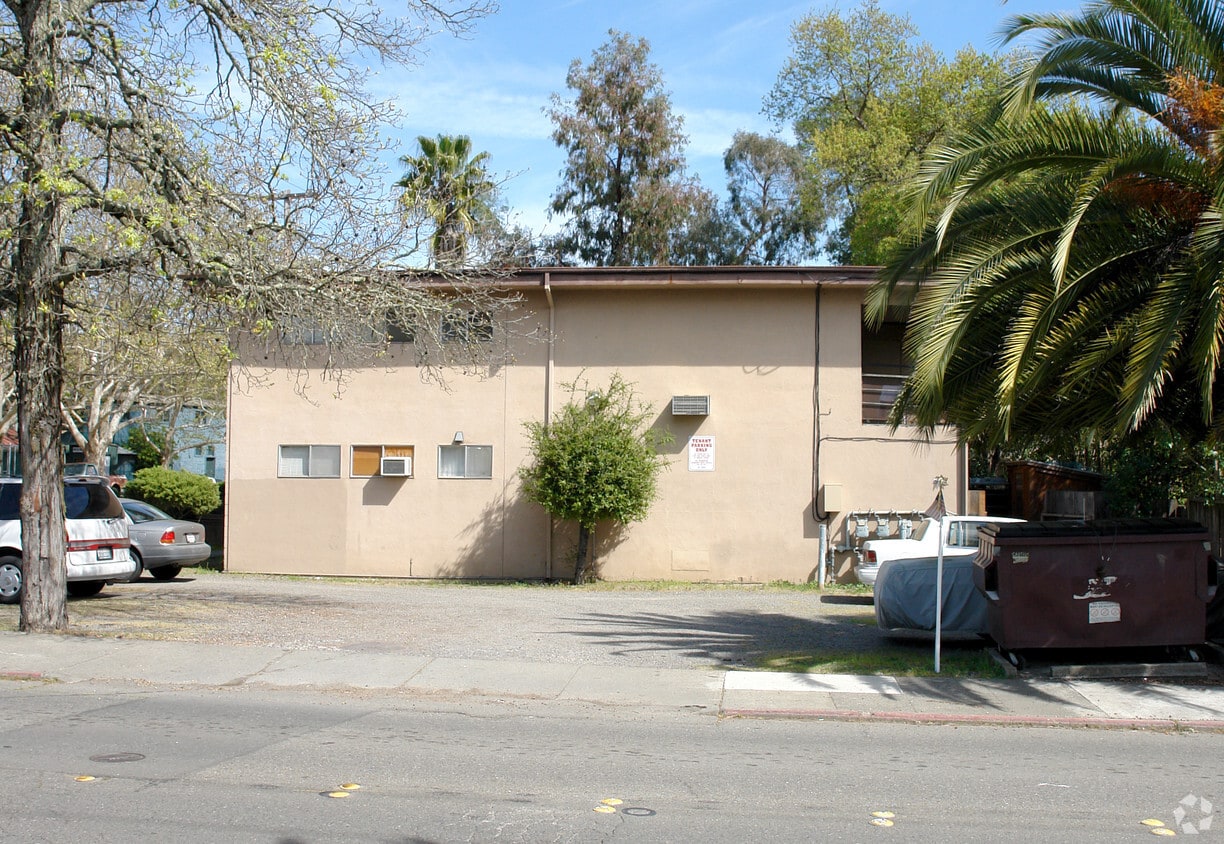 Building Photo - 500 Piper St