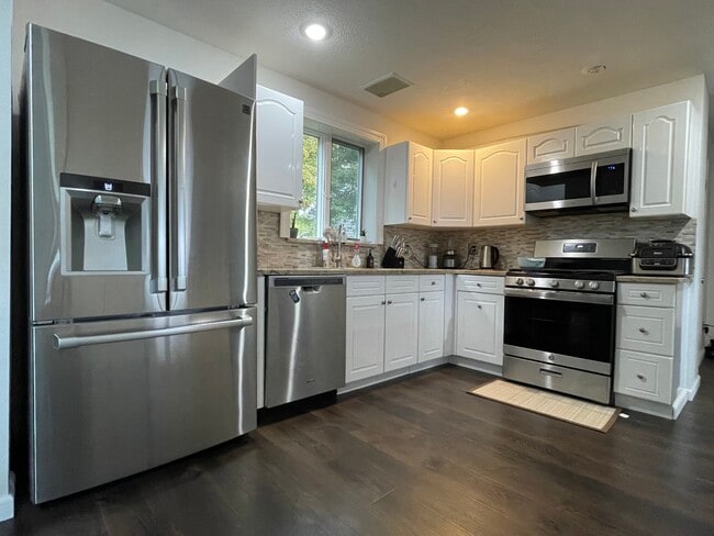 Photo - 46 Post Ln House