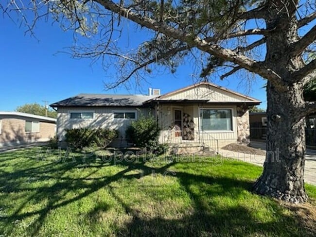 Building Photo - 2928 W Lehi Dr