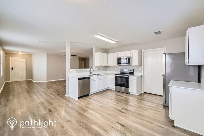 Building Photo - 728 Riverflat Dr