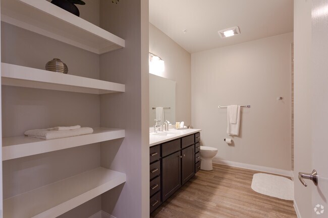 1HAB, 1BA - E - Lamphouse by Hovde