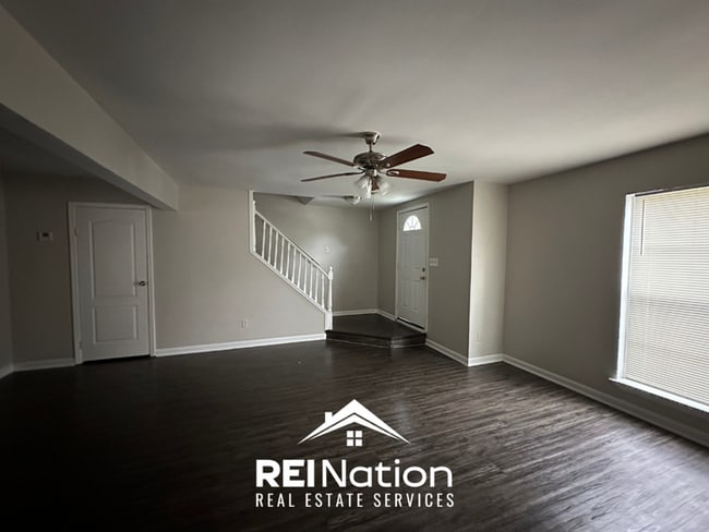 Building Photo - 3BR/3.5BA Cordova Rental with Wood Floors, Fireplace & Fenced Yard